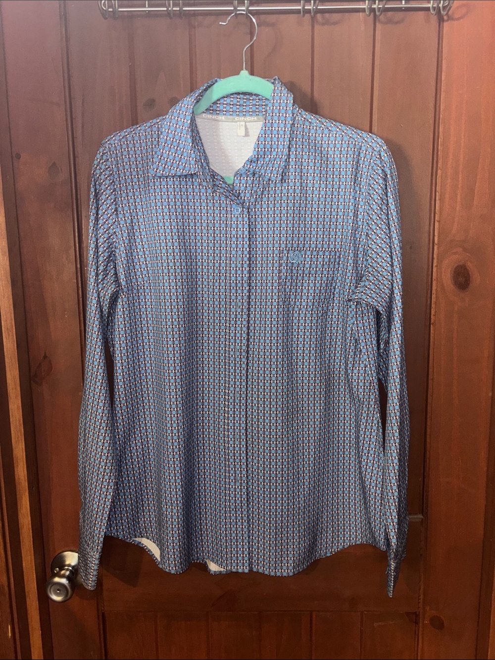 Cinch Women's Blue Patterned Button-Down Shirt